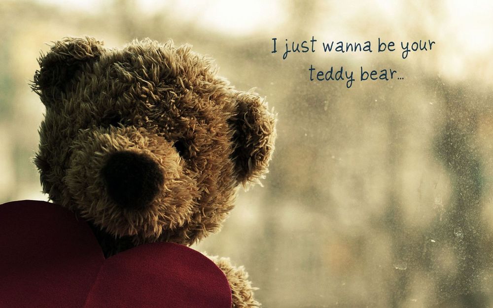 Обои для рабочего стола Медвежонок с сердечком (I just wanna be your teddy bear...)