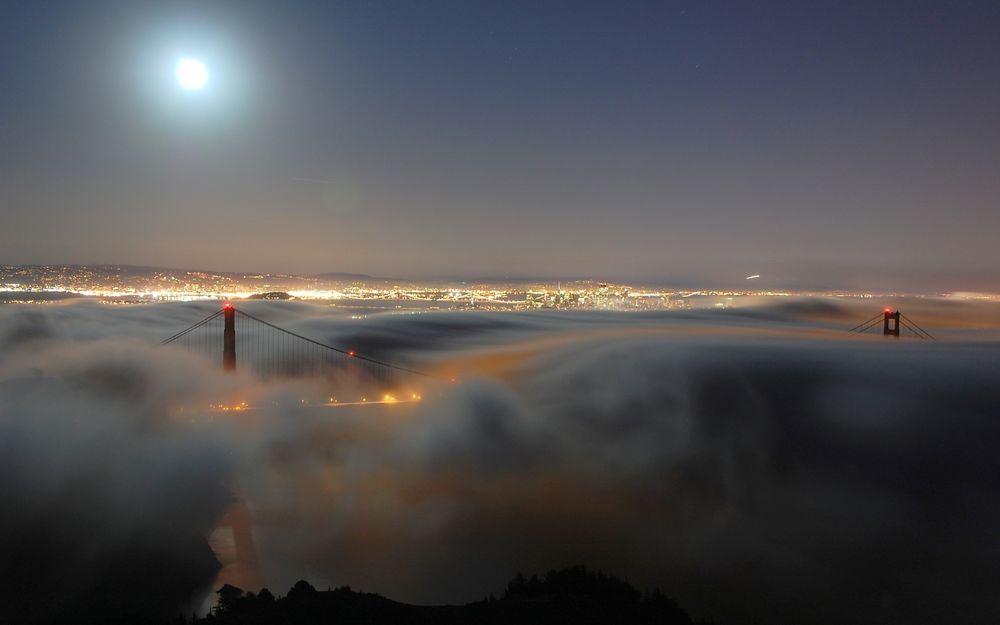 Обои для рабочего стола Cан-франциско, золотые ворота / San Francisco, Golden gate, bridge, ночной вид на мост под облаками