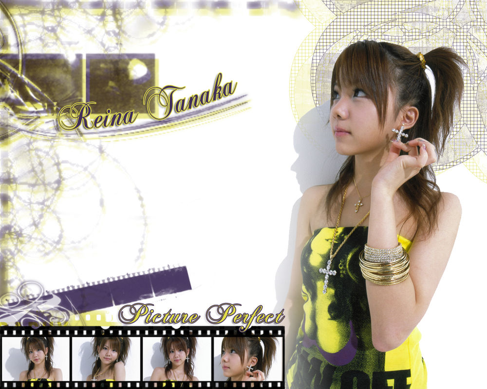 Обои для рабочего стола Танака Рейна / Tanaka Reina с украшениями с крестами (Picture perfect)