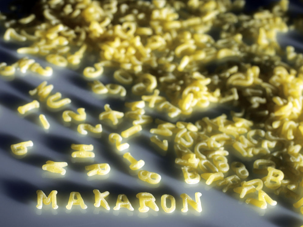 Обои для рабочего стола Макароны в виде букв и цифр (Makaron)