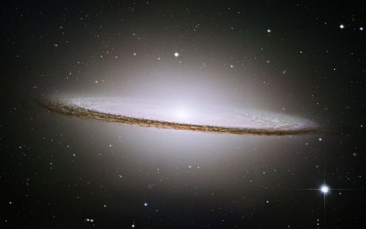 Обои на рабочий стол Sombrero Galaxy / Галактика Сомбреро