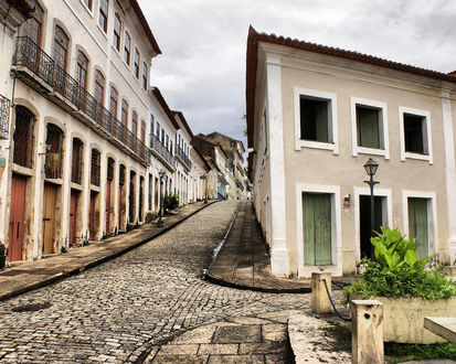 Обои на рабочий стол Старая улочка в Sao Luis do Maranhao, Бразилия