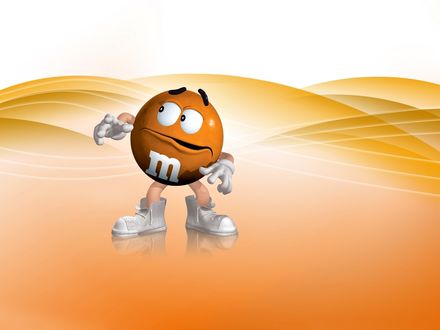 Обои на рабочий стол Оранжевый m&m's странно оглядывается по сторонам