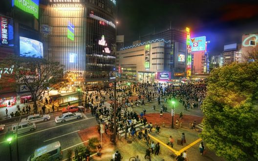 Обои на рабочий стол Многолюдная площадь города Токио, Япония / Tokyo, Japan
