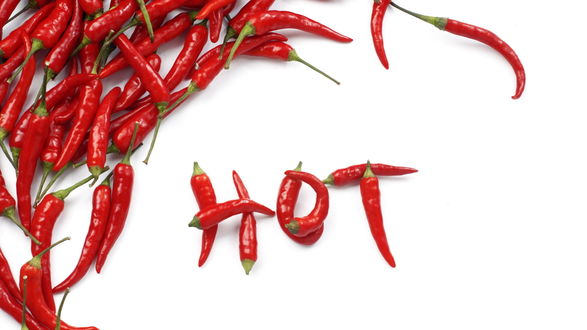 Обои на рабочий стол HOT написано красным перцем