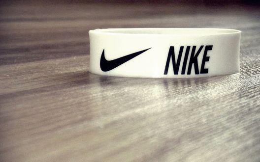 Обои на рабочий стол Напульсник фирмы Nike (Найк)