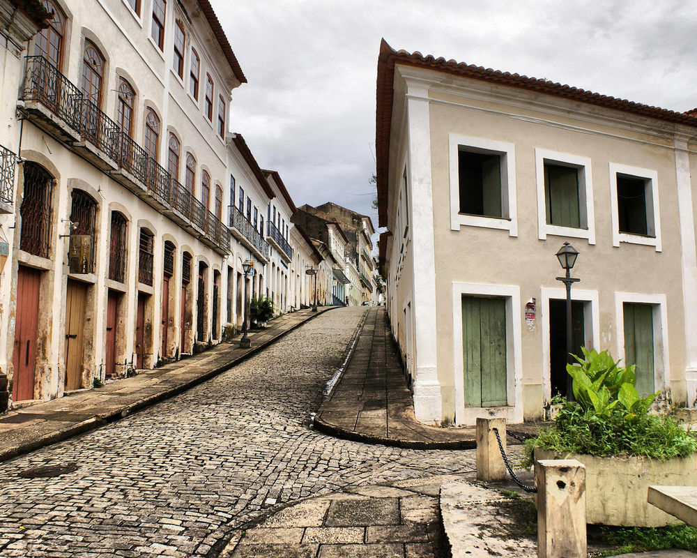 Обои для рабочего стола Старая улочка в Sao Luis do Maranhao, Бразилия