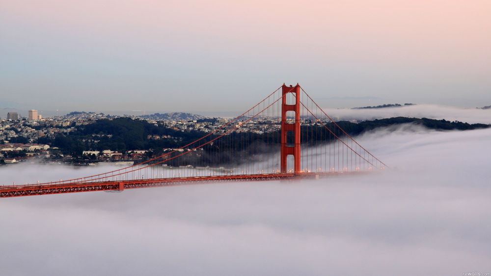 Обои для рабочего стола Мост Золотые ворота / Golden Gate в Сан-Франциско / San-Francisco, USA / США в тумане