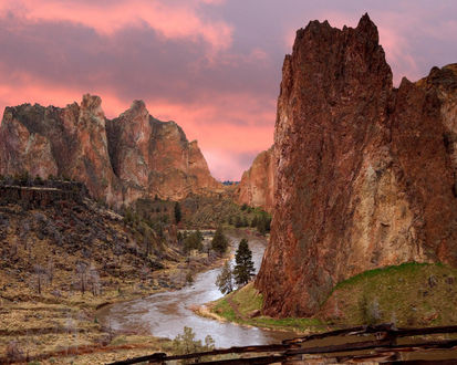 Обои на рабочий стол Государственный парк Смит Рок в Оригоне / Smith Rock State - Oregon