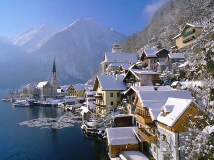 Обои на рабочий стол Город Хальштадт / Hallstatt, Австрия зимой