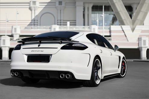 Обои на рабочий стол Черно-белый тюнинговый porsche panamera