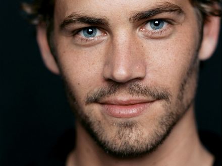 Обои на рабочий стол Крупным планом лицо актера  Пола Уокера / Paul Walker