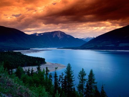 Обои на рабочий стол Upper Arrow Lake, British Columbia, Canada