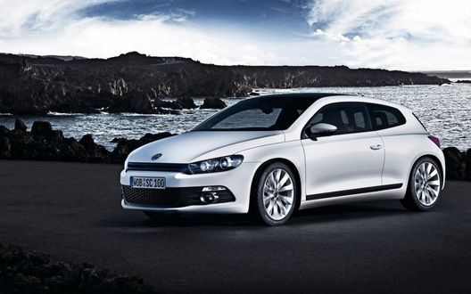 Обои на рабочий стол Volkswagen_Scirocco на морском побережье