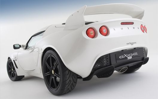 Обои на рабочий стол Двухдверный спорткар Lotus Exige белого цвета