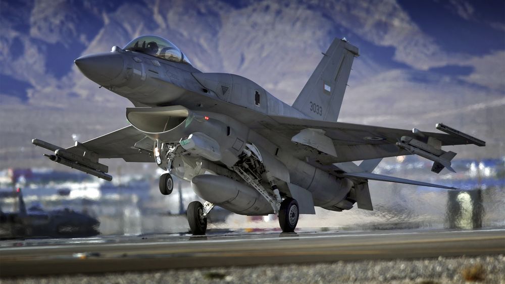 Обои для рабочего стола F16 Falcon отрывается от земли