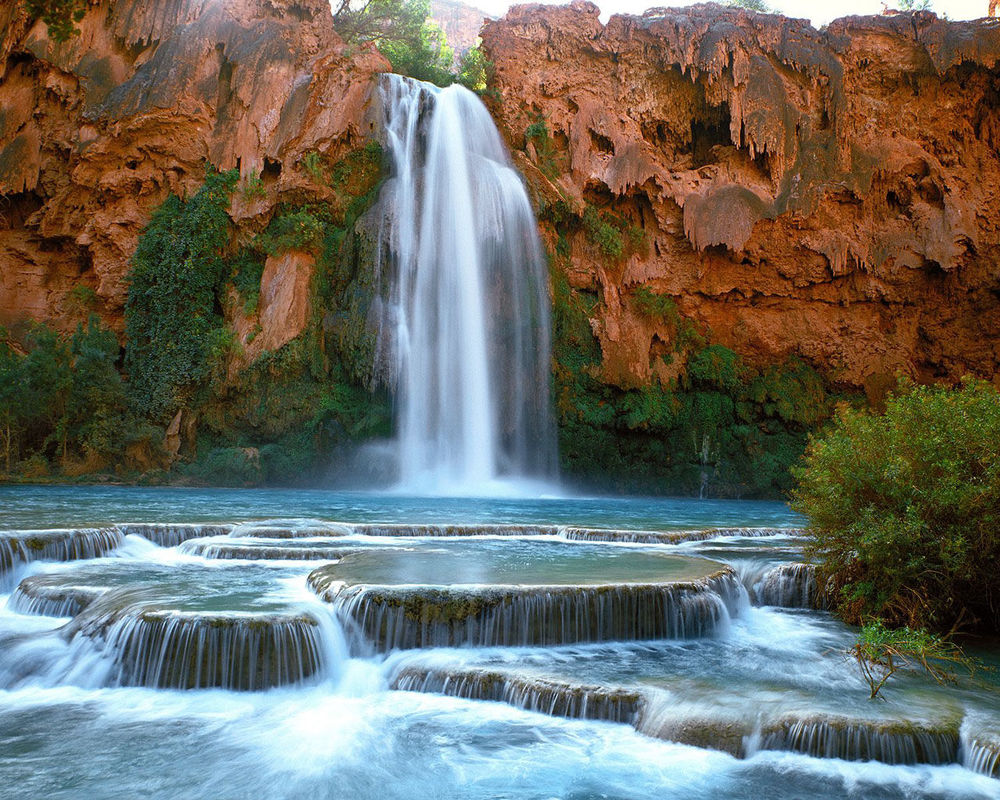 Обои для рабочего стола Водопад Хавасу в Аризоне ,США / Waterfalls Havasu in Arizona, USA.