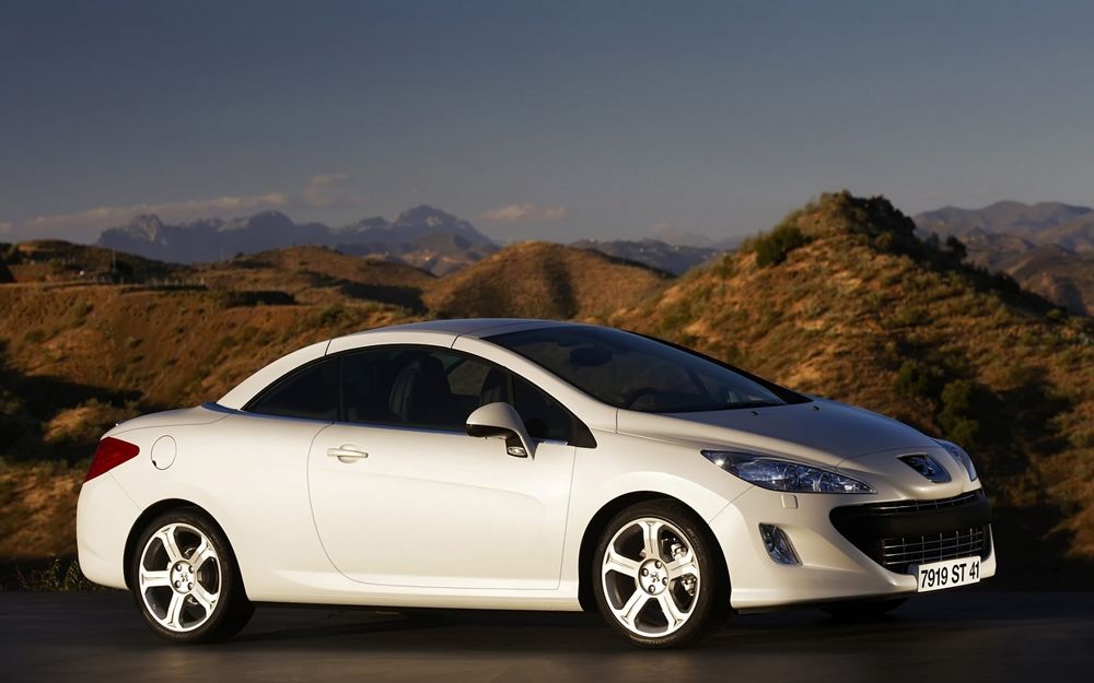 Обои для рабочего стола Peugeot_308_CC в горах