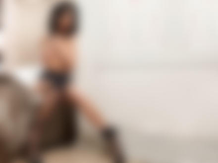 Обои для рабочего стола Актриса Мирослава Карпович в фотосессии для журнала Maxim