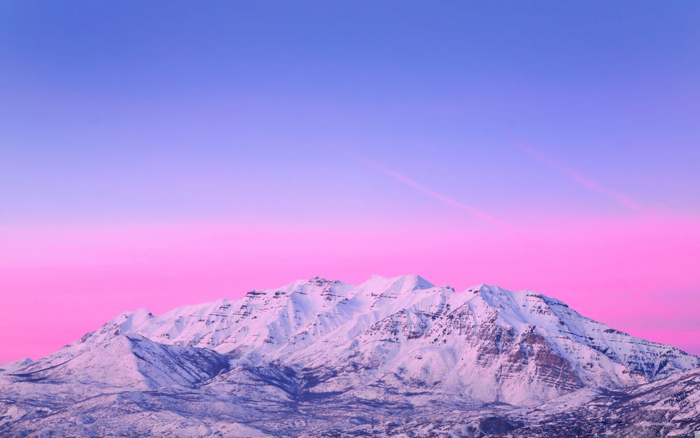 Обои для рабочего стола Заснеженная вершина горы Тимпаногос / Mount Timpanogos на фоне розового заката, штат Юта / Utah, США