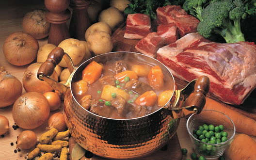 Обои на рабочий стол Гуляш и мясо