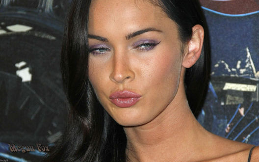 Обои на рабочий стол Меган Фокс / Megan Fox надула губки