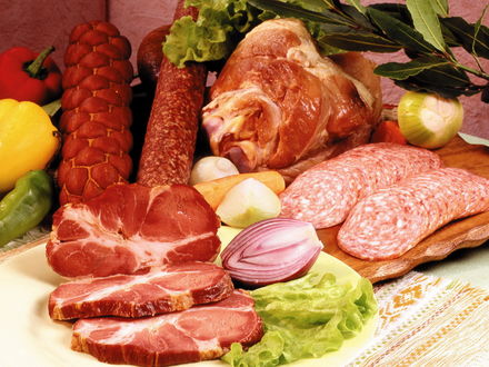 Обои на рабочий стол Мясное ассорти и овощи