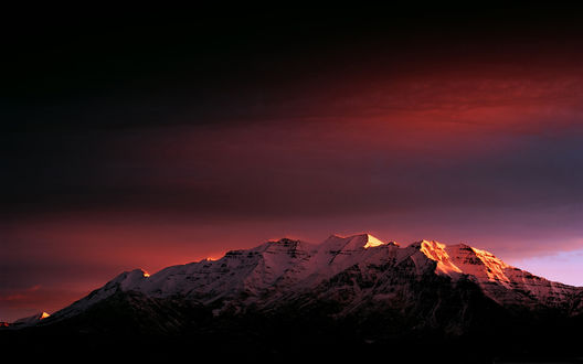 Обои на рабочий стол Багровый закат над горой Тимпаногос / Mount Timpanogos, штат Юта, США