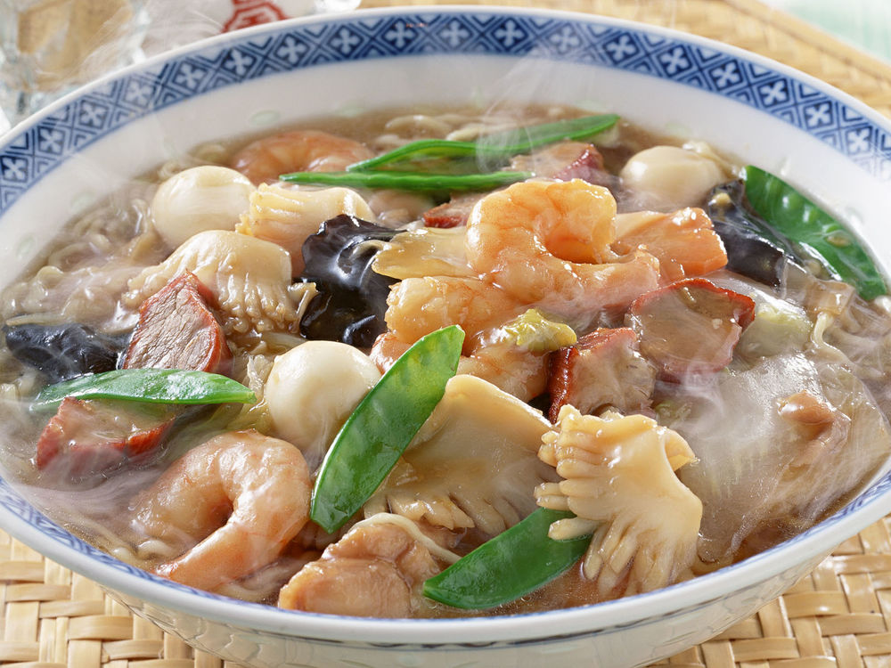 Обои для рабочего стола Вкусный суп из морепродуктов