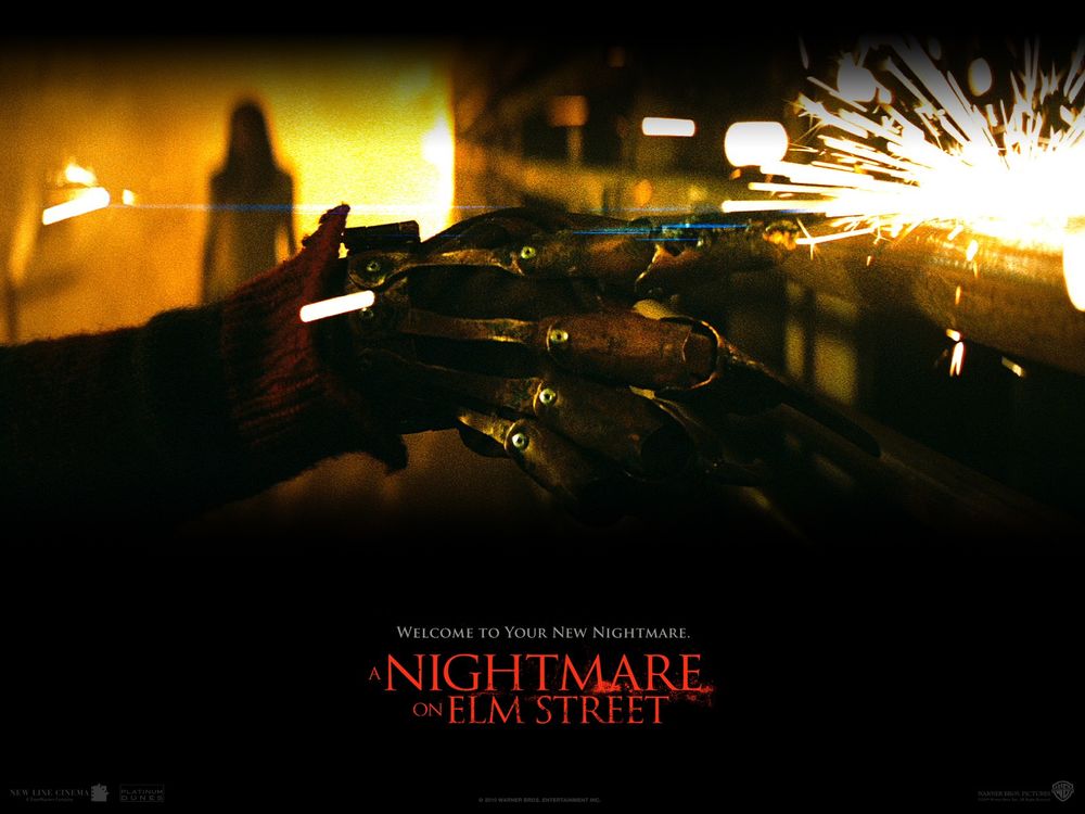 Обои для рабочего стола Фрэдди Крюгер / Freddy Krueger проводит лезвиями по трубам, сыпятся искры, фильм Кошмар на улице вязов / A Nightmare on Elm Street ( Welcome to Your New Nightmare)
