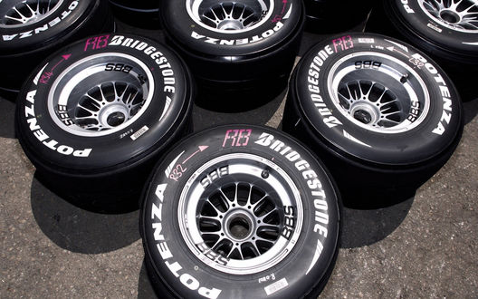 Обои на рабочий стол Колёса от компании Bridgestone Potenza F3E3