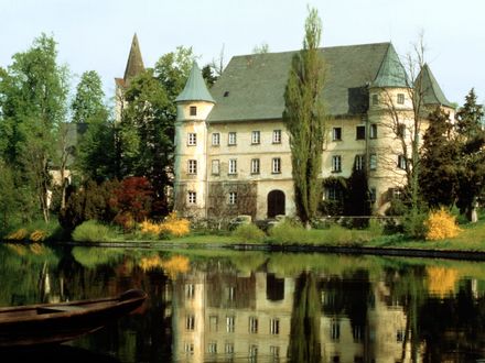 Обои на рабочий стол Hagenau Castle Austria