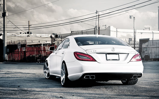 Обои на рабочий стол Автомобиль Mercedes CL 63 AMG