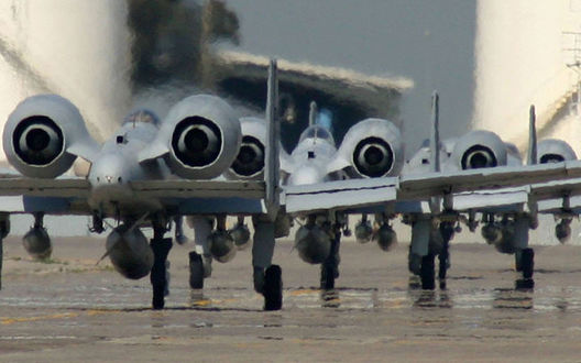 Обои на рабочий стол Thunderbolt II / Удар молнии II приземлился