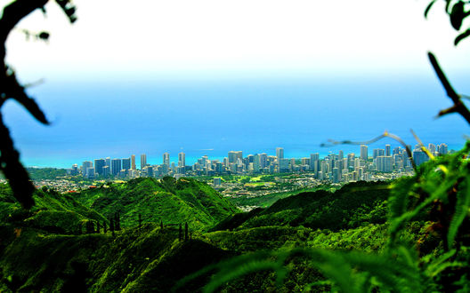 Обои на рабочий стол Вид с гор на Гонолулу / Honolulu и безкрайний океан, Гавайи / Hawaii, США