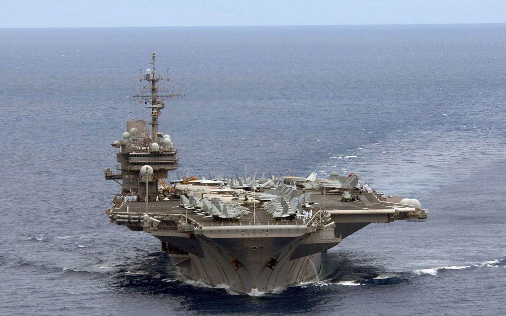 Обои для рабочего стола Aircraft Carriers / Эйркрафт Карриер на дежурстве 