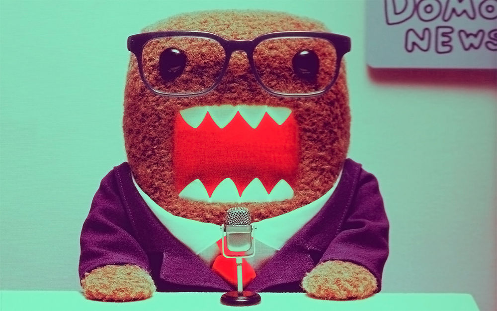 Обои для рабочего стола Домо / Domo  ведущий новостей, говорит что-то в микрофон (Domo News)