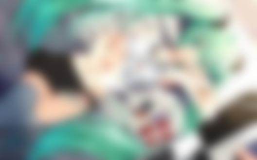 Обои на рабочий стол Вокалоид / Vocaloid Мику Хацунэ / Miku Hatsune лежит на кровати с плиткой шоколада, приподняв юбку
