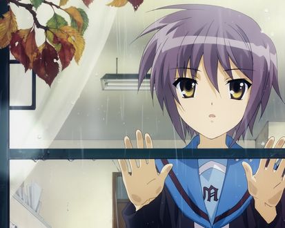 Обои на рабочий стол Нагато Юки из аниме Меланхолия Харухи Судзумии / The Melancholy of Haruhi Suzumiya смотрит в окно на осенний дождь