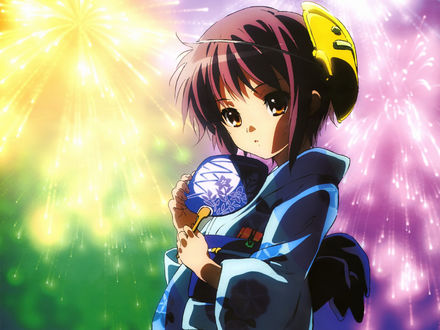 Обои на рабочий стол Юки из аниме Меланхолия Харухи Судзумии / The Melancholy of Haruhi Suzumiya в кимоно с маской и веером на фоне фейерверка