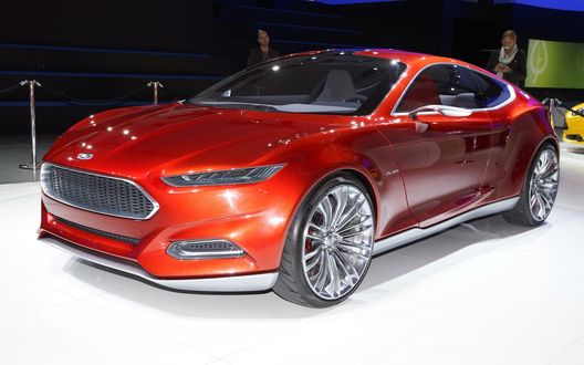 Обои на рабочий стол Ford Evos Concept красного цвета в салоне