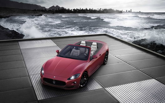 Обои на рабочий стол Maserati GranCabrio Sport / Мазерати у моря