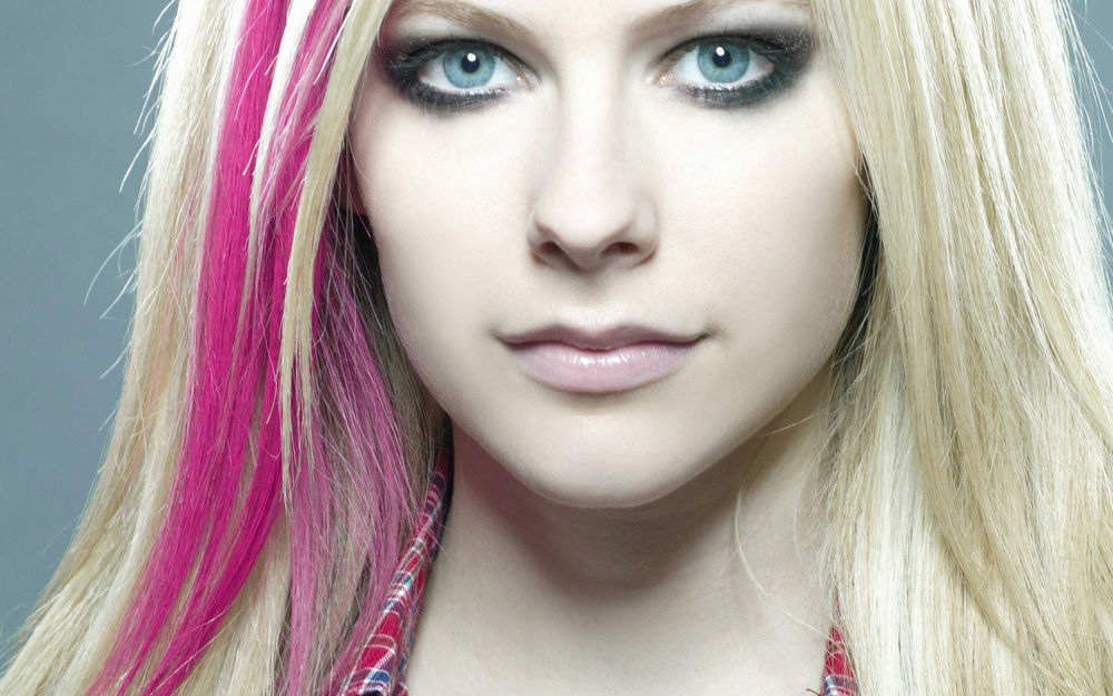 Обои для рабочего стола Аврил Лавин / Avril Lavigne