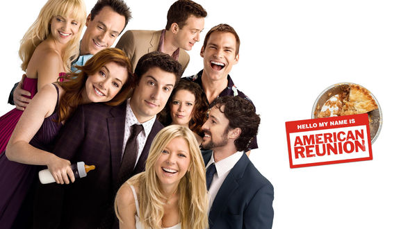 Обои на рабочий стол Афиша фильма 'Американский пирог / American Pie' (Hello my name is american reunion)