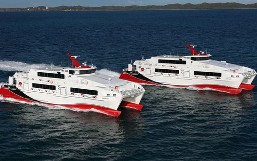 Обои на рабочий стол Такси на воде / Watertaxi на морском побережье Тринидад и Тобаго