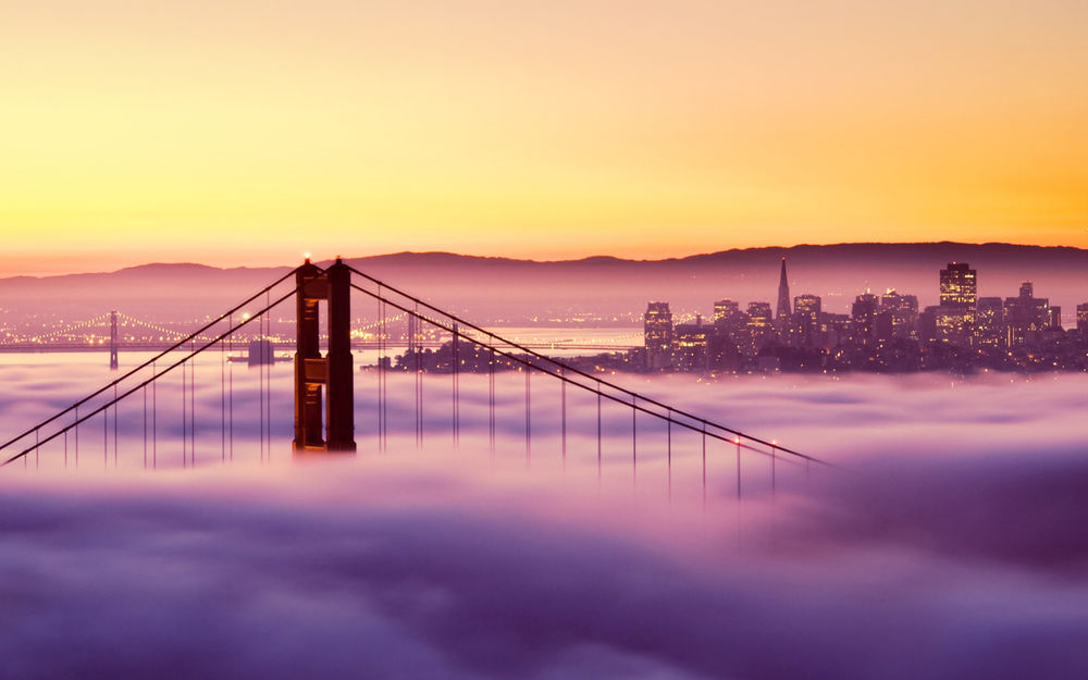 Обои для рабочего стола Мост Золотые ворота / Golden Gate Bridge в Сан-Франциско / San Francisco в тумане