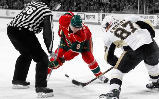 Обои на рабочий стол Игра в хокей с Кросби / Crosby