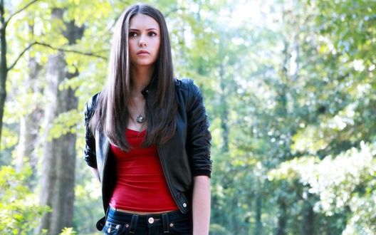 Обои на рабочий стол Нина Добрев в роли Елены Галберт из сериала Дневники Вампира / The Vampire Diaries