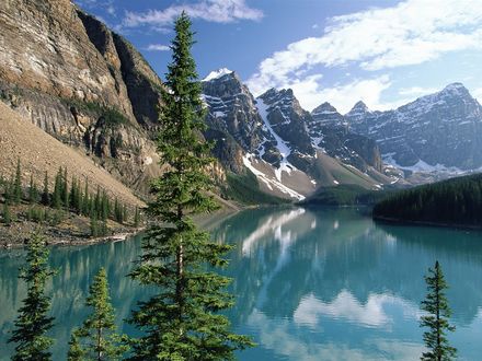 Обои на рабочий стол Горное озеро в Канаде / Canada