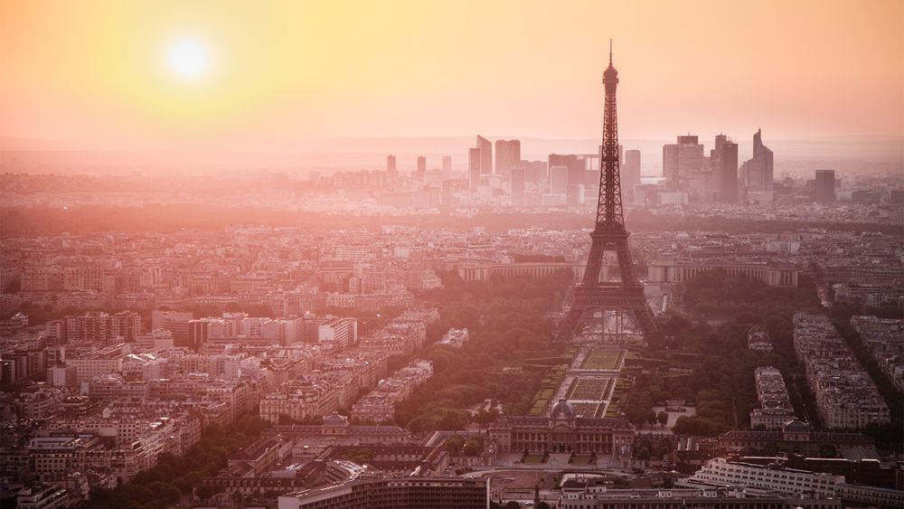 Обои для рабочего стола Париж ранним утром, Франция / Paris, France